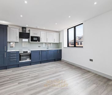 High Street, Horley, RH6 - Photo 1