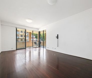 BEACH SIDE ONE BEDROOM APARTMENT IN CONVENIENT LOCATION - Photo 2