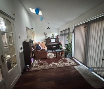 3 bedroom terraced house to rent - Photo 4