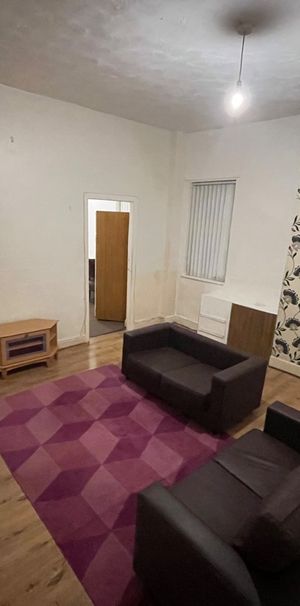 Room in a Shared Flat, Edmund Street, M6 - Photo 1