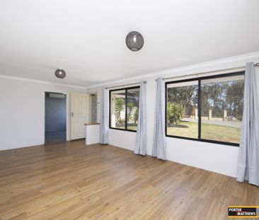 Immaculate 4 Bedroom, 2 Bathroom Family Home in a Quiet, Peaceful S... - Photo 2