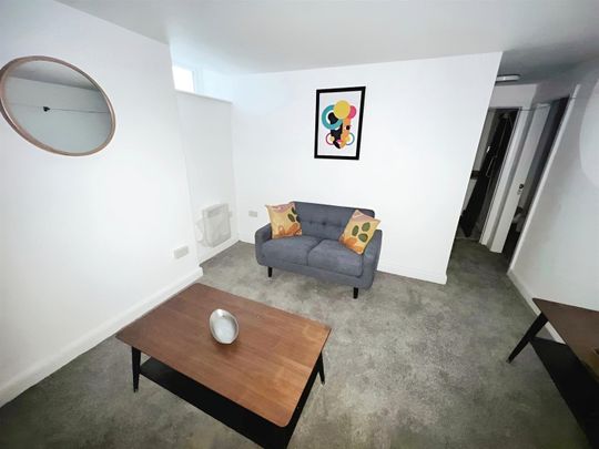 1 bed house share to rent in Church Street, Burnley, BB11 - Photo 1