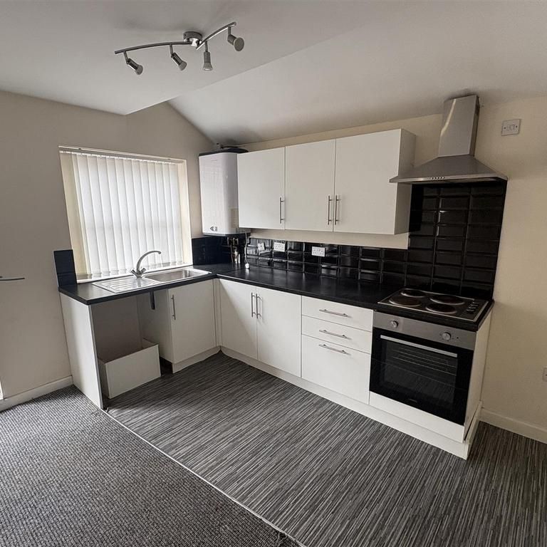 1 bedroom flat to rent - Photo 1