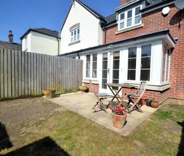 2 bedroom terraced house to rent - Photo 2