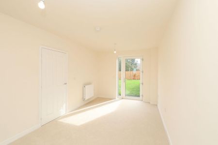 3 bedroom detached house to rent - Photo 3