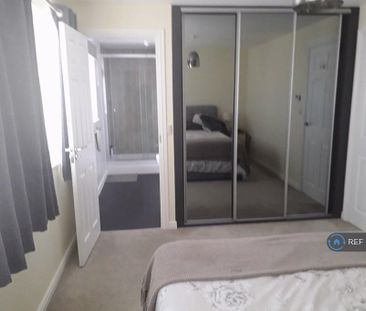 3 bedroom semi-detached house to rent - Photo 5