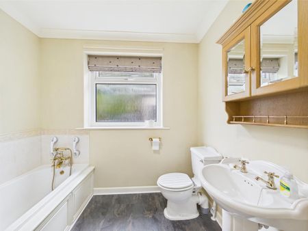 2 bedroom bungalow to rent - Photo 3