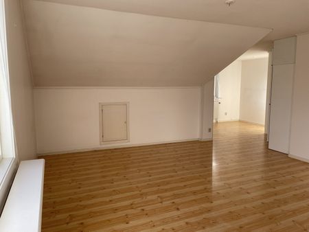 Rymlig vindsetta i Sund - Foto 4