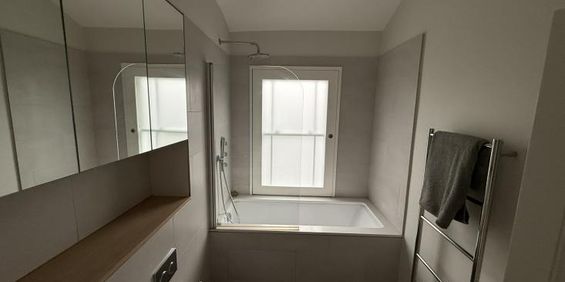 Spacious Double Room with Private Bathroom in Quiet Camden Home - Photo 3