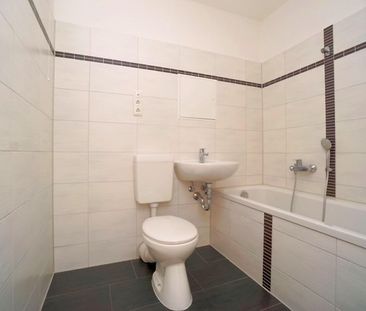 Helle 3-Raum-Wohnung mit großem Balkon & Aufzug! - Photo 2