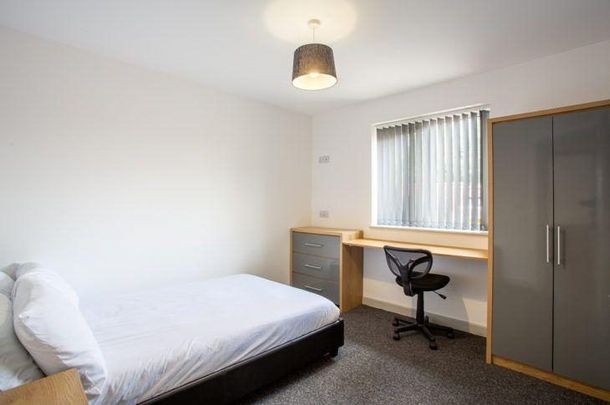 Flat 1, 2 White Ridge Court - Photo 1