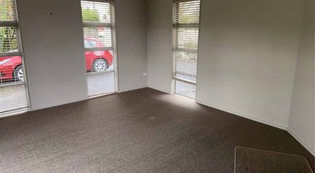 Executive in Springlands - Photo 3