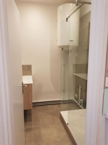 Location Appartement 2 pièces 43m² LYON 3ème - Photo 5