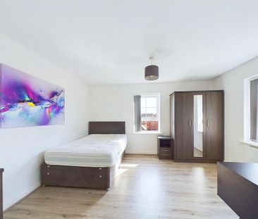 5 bedroom detached house to rent - Photo 4