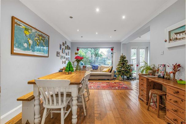 4 bedroom detached house to rent - Photo 1