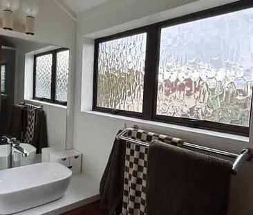 3-Bedroom, 2-Bathroom Home in Great Location - Photo 4