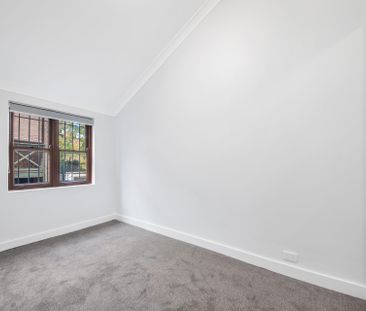 Beautiful 2 Bedroom Townhouse near Centrol - Photo 3