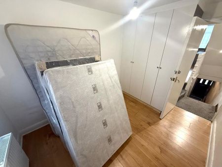 5 bedroom terraced house to rent - Photo 4