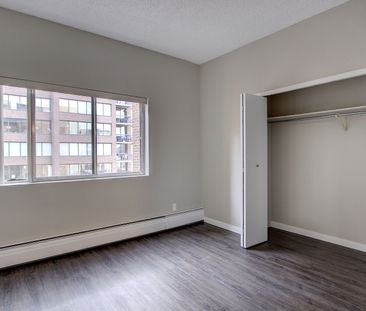 330 25 Ave SW, Calgary - Photo 3