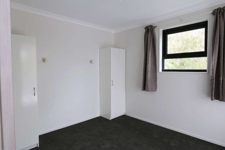 Modern 3-Bedroom Apartment in Mount Wellington Ã¢Â?Â? Move-In Ready! - Photo 2