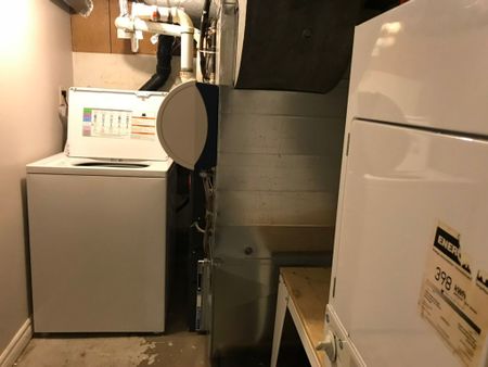 For Lease - 178 Coleman Avenue Unit# Front unit with basement, Toronto, Ontario - Photo 3