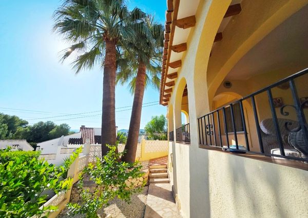 BEAUTIFUL VILLA FOR RENT with 4 bedrooms and community pool / UNTIL JULY 2026