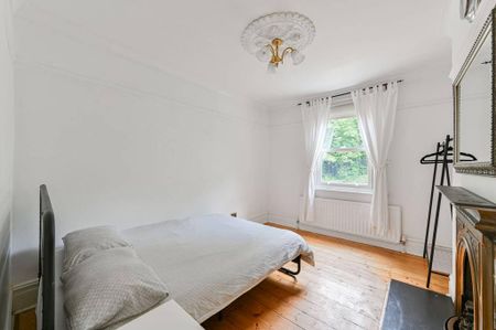 5 bedroom end of terrace house to rent - Photo 2