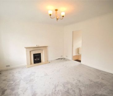 Greendale Grove, Denton, Manchester, Greater Manchester, M34 7EW - Photo 4