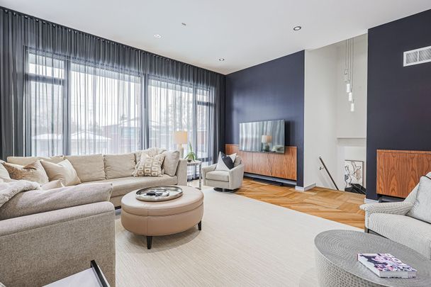 For Lease - 10 Graystone Gardens, Toronto, Ontario - Photo 1