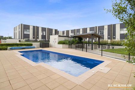 Spacious 3 Bedroom Apartment in the "Vierra" Complex - Photo 4