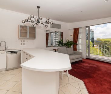 Penthouse Apartment - Photo 3