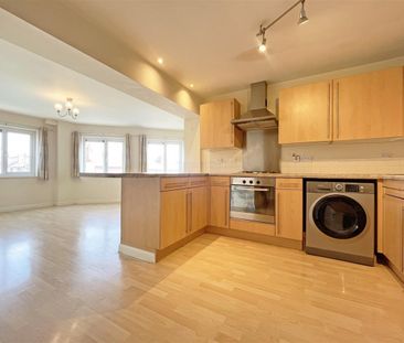 2 bedroom Apartment to rent - Photo 2