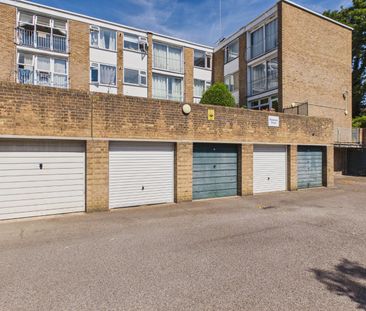 2 bedroom Flat in Dunwood Court, Maidenhead - Photo 6