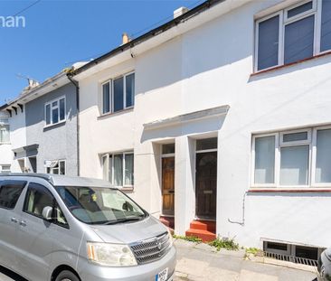 property to rent - Photo 2