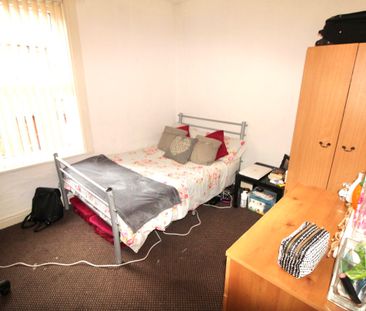 4 Bed - 7 Welton Place, Hyde Park, Leeds - LS6 1EW - Student - Photo 6