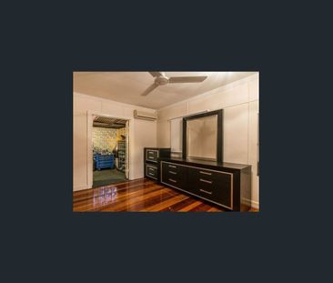 POST WAR BEAUTY IN BALMORAL !!! - Photo 4