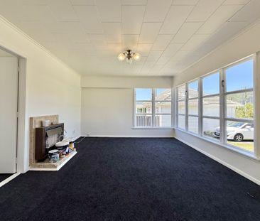 3-Bedroom Home in Wainuiomata - Photo 2