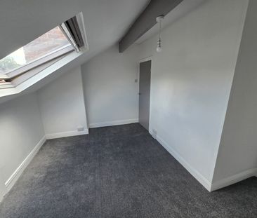 4 Bed Terraced House, Highthorne View, LS12 - Photo 6