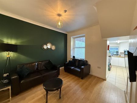 College Road, Bangor, Gwynedd, LL57 - Photo 3