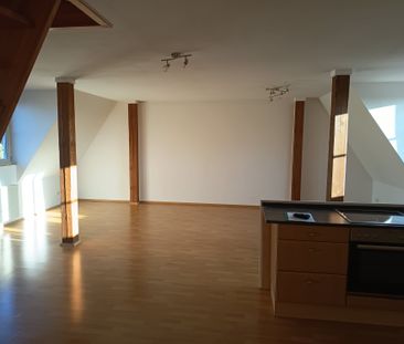 Sonnige 2 Zimmer Dachgeschosswohnung zum 01.11.2025 - Photo 3