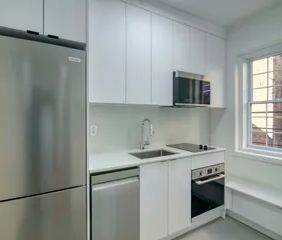1 room apartment of 51m² in Montreal - Photo 1