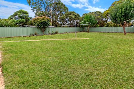 Lovely little home - AVAILABLE NOW - Photo 4