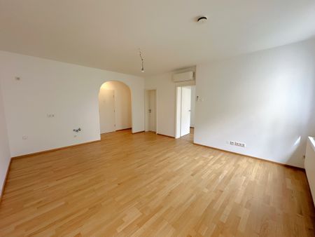 Erstklassig sanierte Altbauwohnung mit Klimaanlage und Balkon! - Foto 3