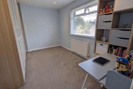 3 bedroom apartment to rent - Photo 4