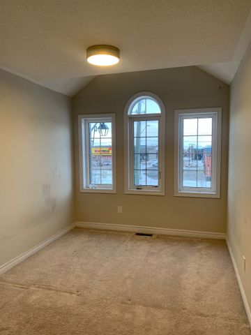 For Lease - 72 Clifford Crescent, New Tecumseth, Ontario - Photo 5