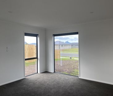 Spacious luxury living - Photo 4