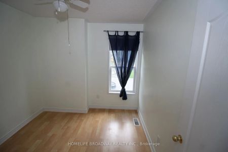 Property For Lease | N9258915 - Photo 4