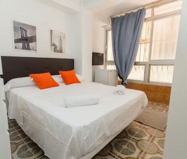 Pasaje Pezuela, Málaga, Andalusia 29010 - Photo 3