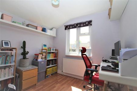 3 bedroom terraced house to rent - Photo 2