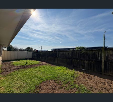 16 Bergalia Close, Prestons, NSW 2170 - Photo 5
